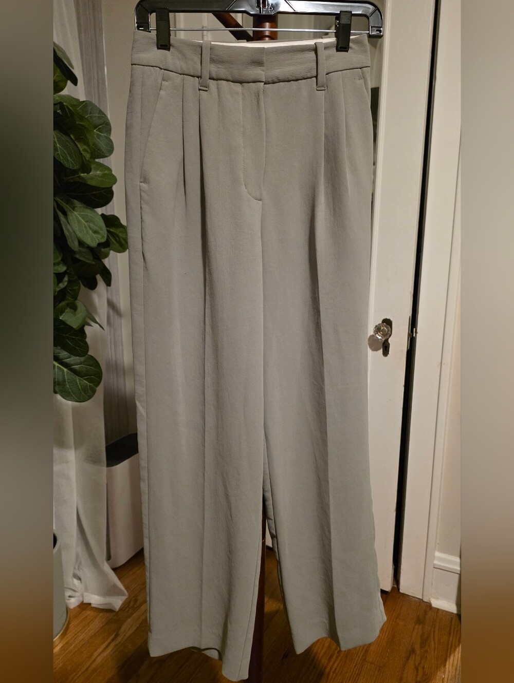 Aritzia Wilfred Effortless Wide Leg Trousers in Light Gray